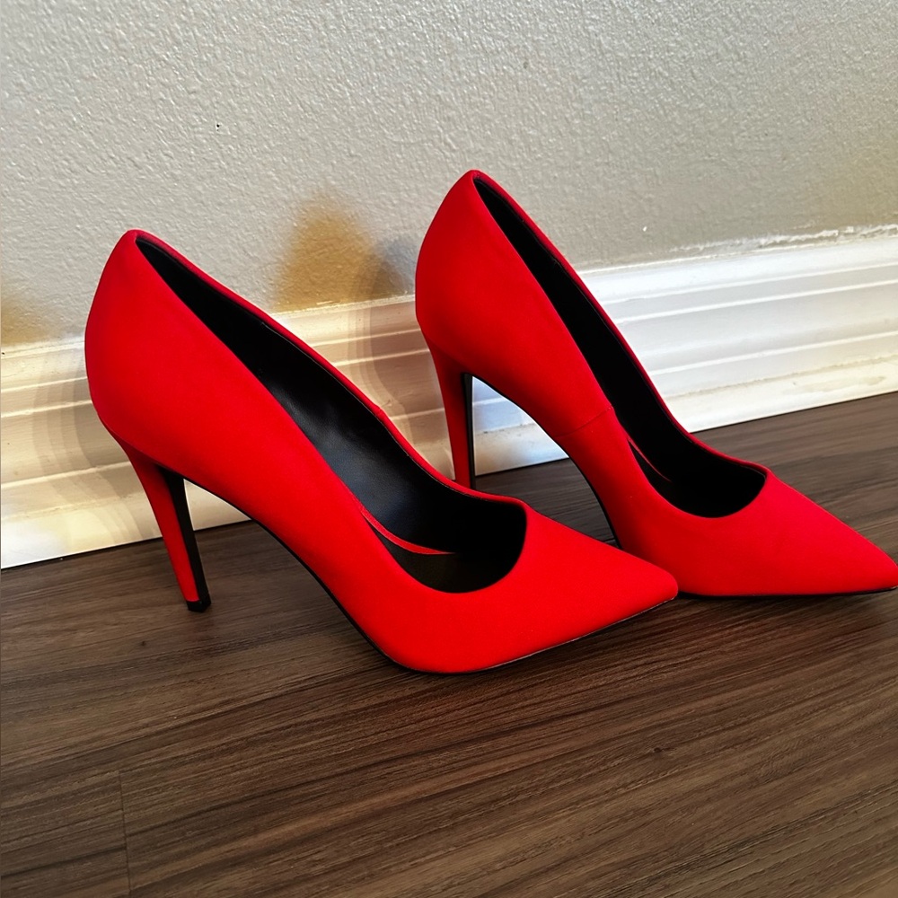 Red Pumps